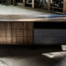 azuolo-masyvo-komoda-half-breed