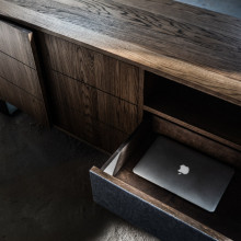 medine-komoda-half-breed